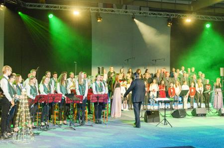 Božično novoletni koncert – v sliki 92